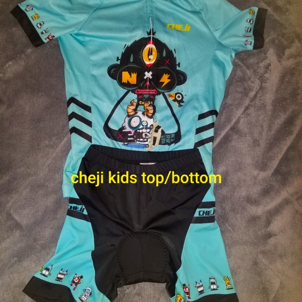 👽Cheji kids cycling Jersey & shorts LARGE